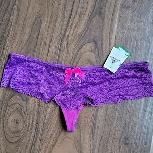 b.tempted by Wacoal, size 36D thong underwear, purple lace